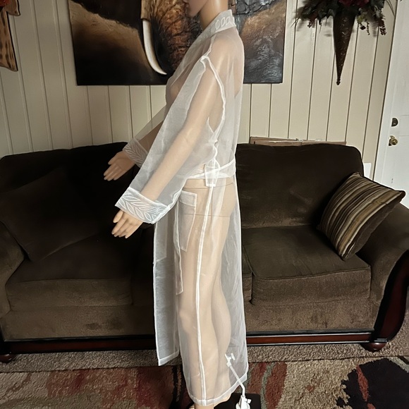 Inner Self~Women Size Small Sheer Robe - Picture 8 of 9